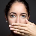 بوی بد دهان در بزرگسالان میتواند نشان از نوعی بیماری باشد