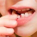 لق شدن دندان ها در بزرگسالان مشکلات بسیاری را به همراه دارد